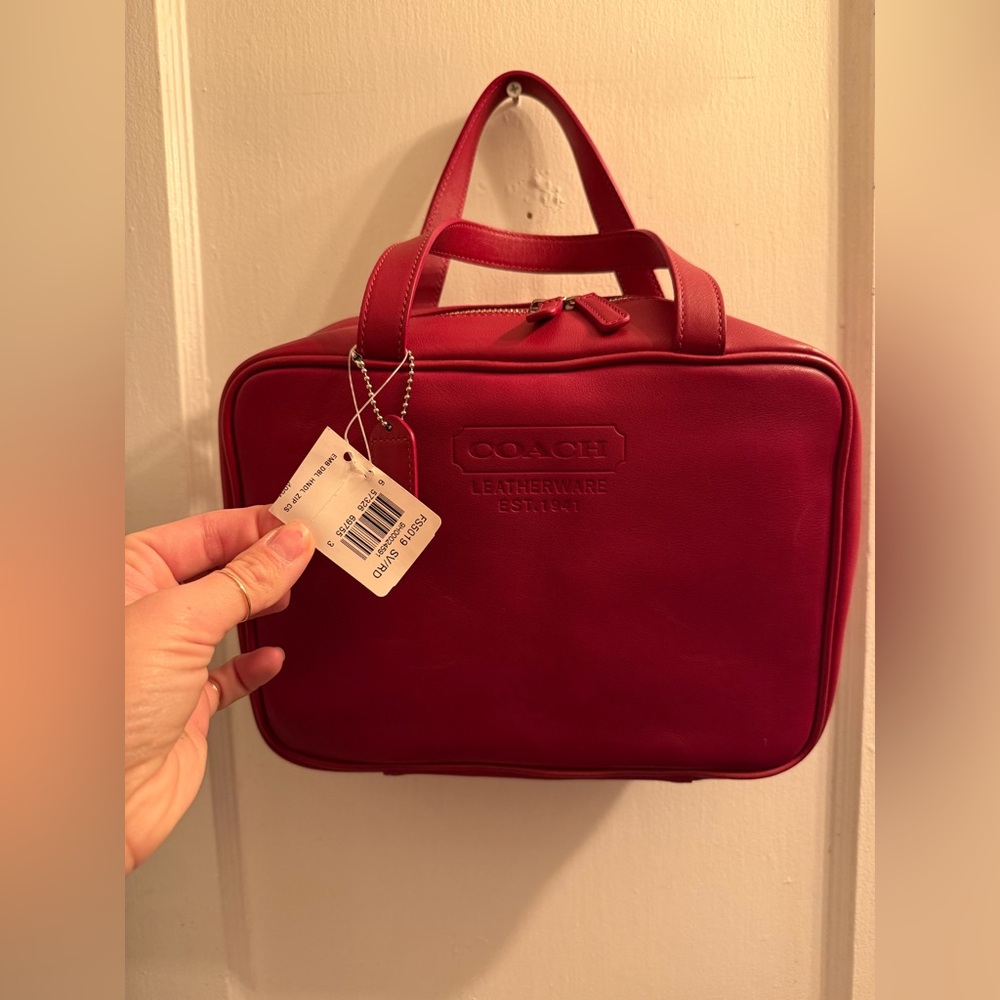 Red Leather coach toiletry bag - Picture 2 of 11